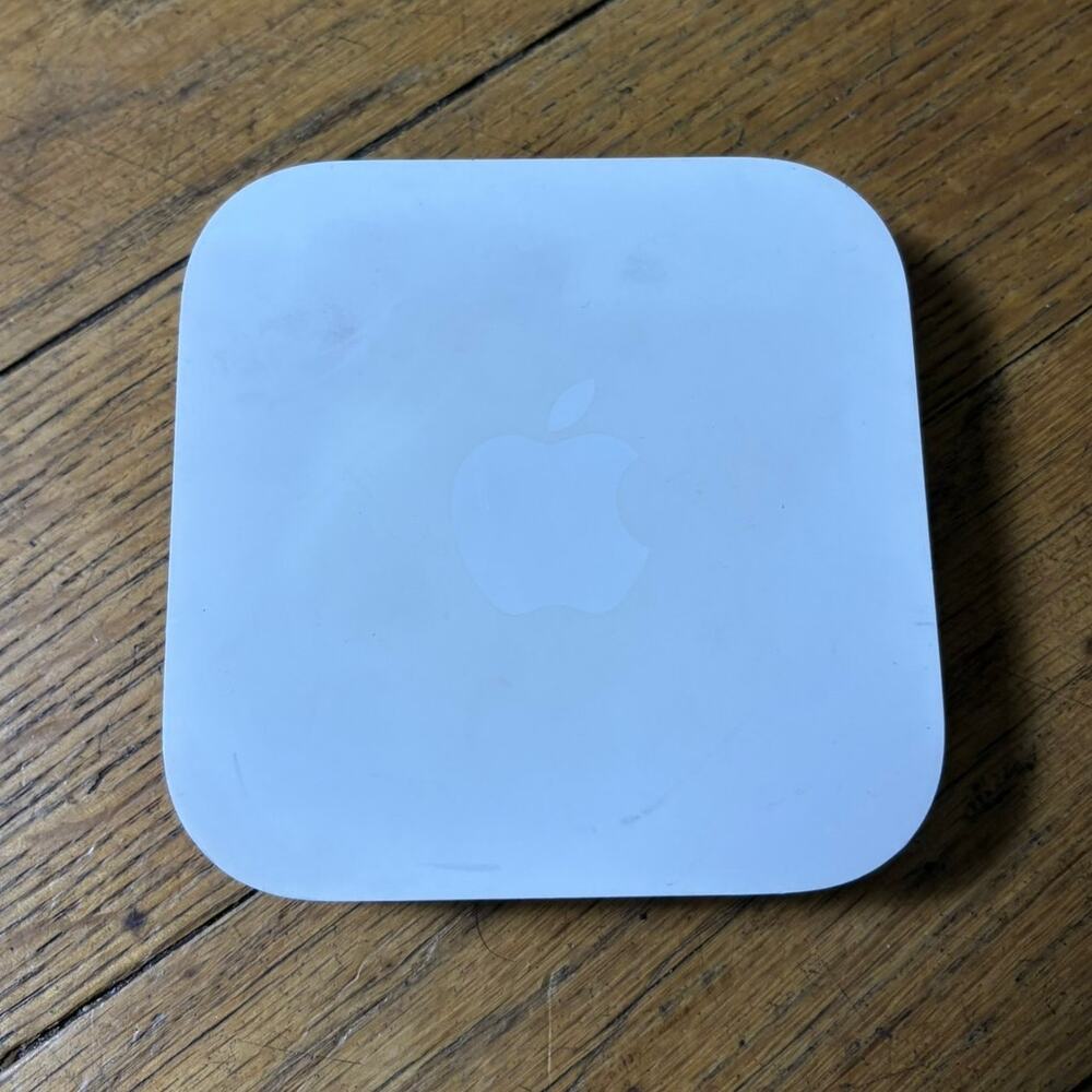 Apple Airport Express 2nd Gen Wireless Router Model A1392 Dual Band Airplay